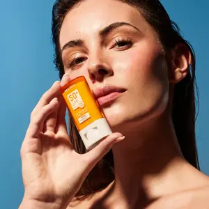 https://content.farmasi.de/Product/1002451_64_3.webp